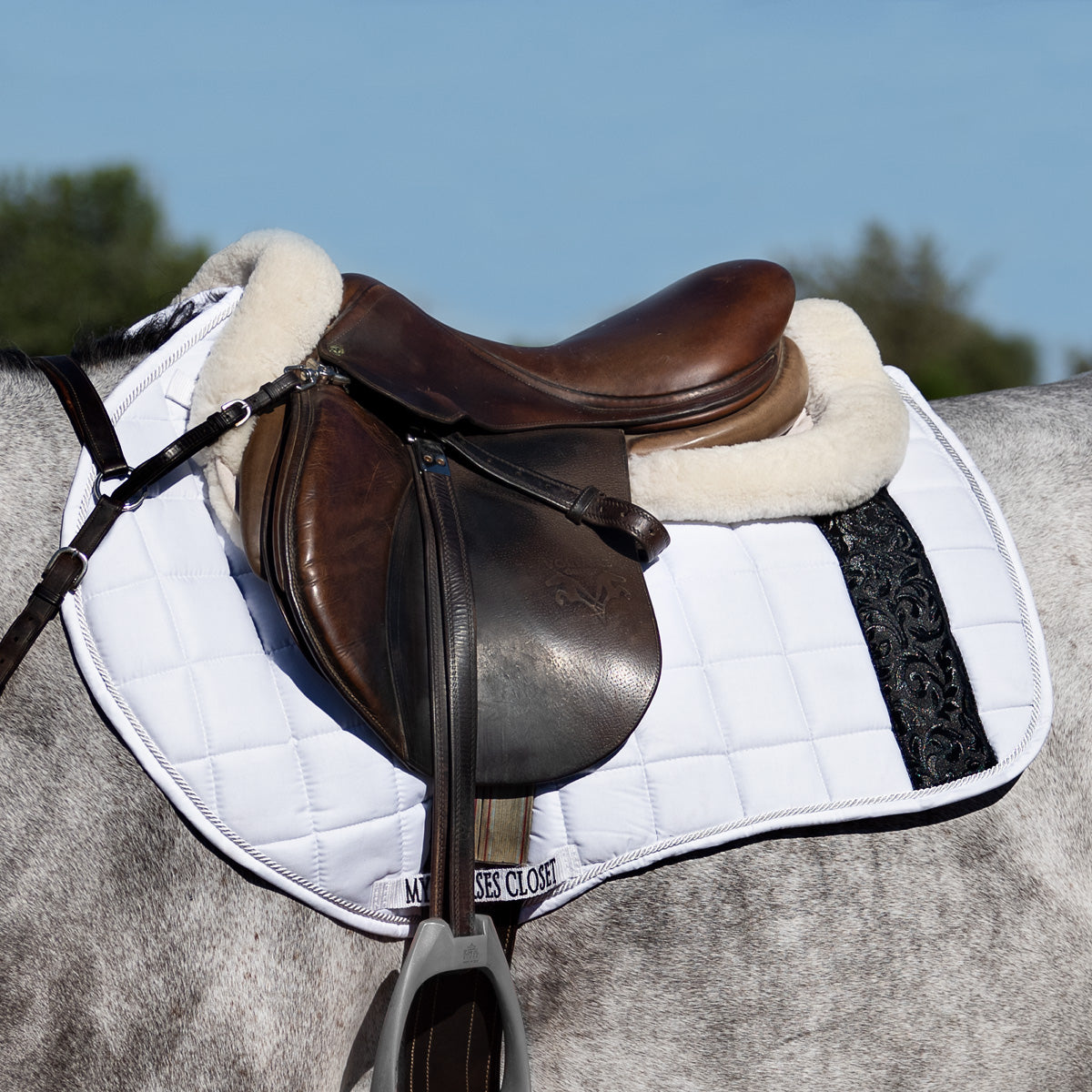 Jump AP Saddle Pad Versailles White Damask Black